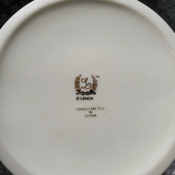 VTG New Lenox Lilies of Love Vase - Picture 3 of 4